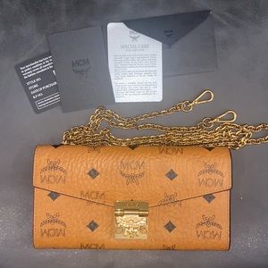 MCM Wallet/Chain clutch purse